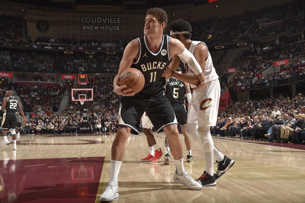 前锋通过一 前锋通过一